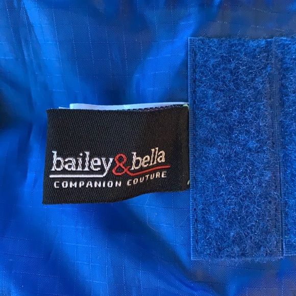 Adjustable rain jacket - Picture 4 of 10